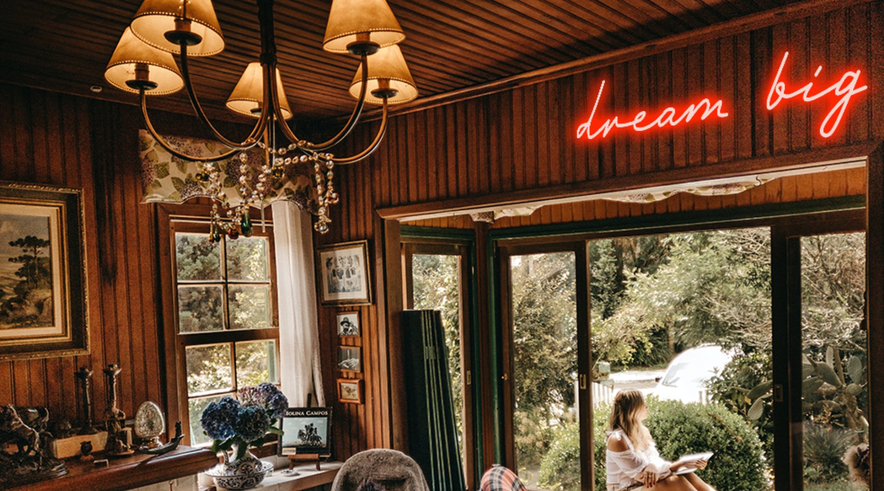 Custom Neon Signs in Home Decor A Style Guide