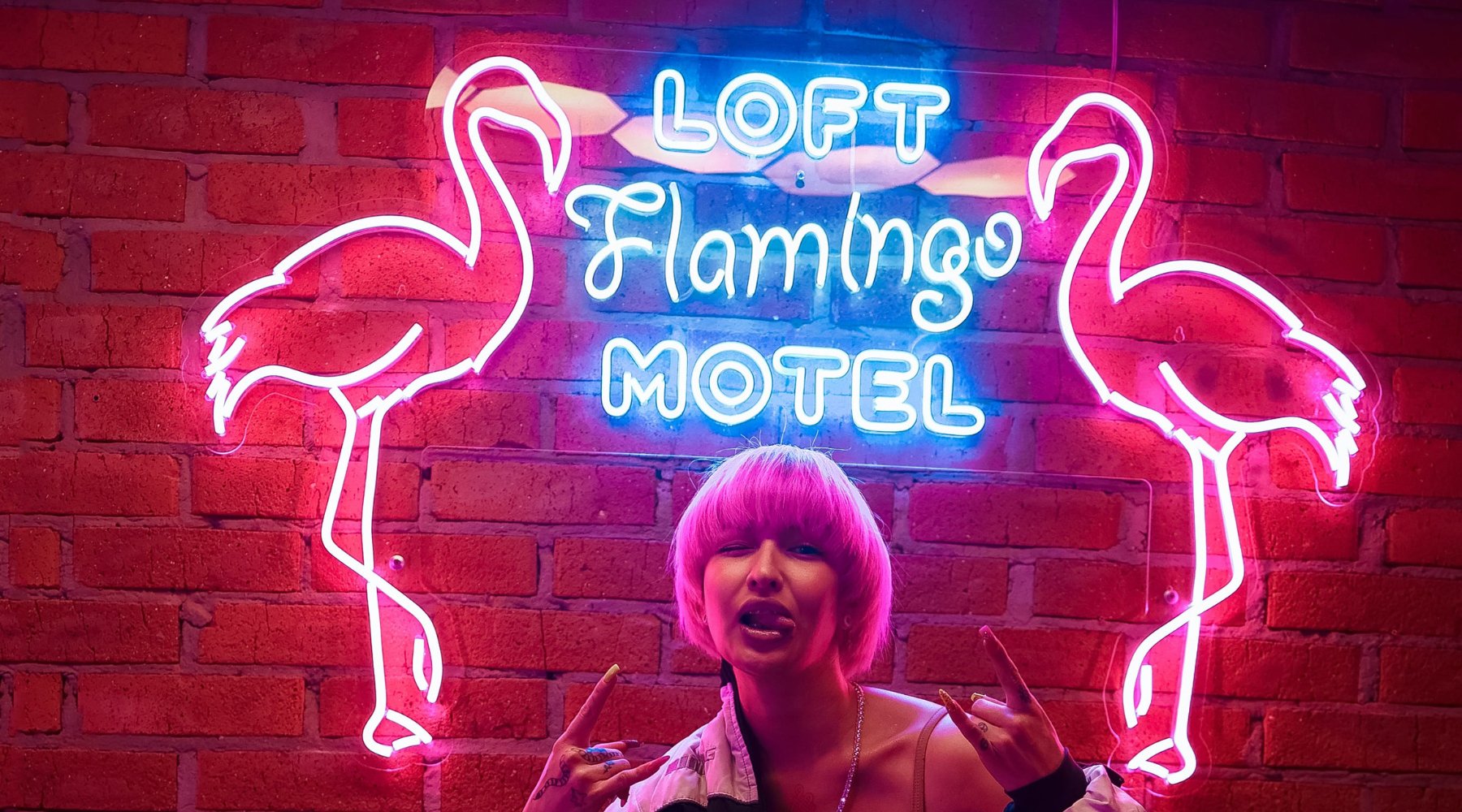 Sydney's Architecture: Enhancing Buildings with Neon Signs