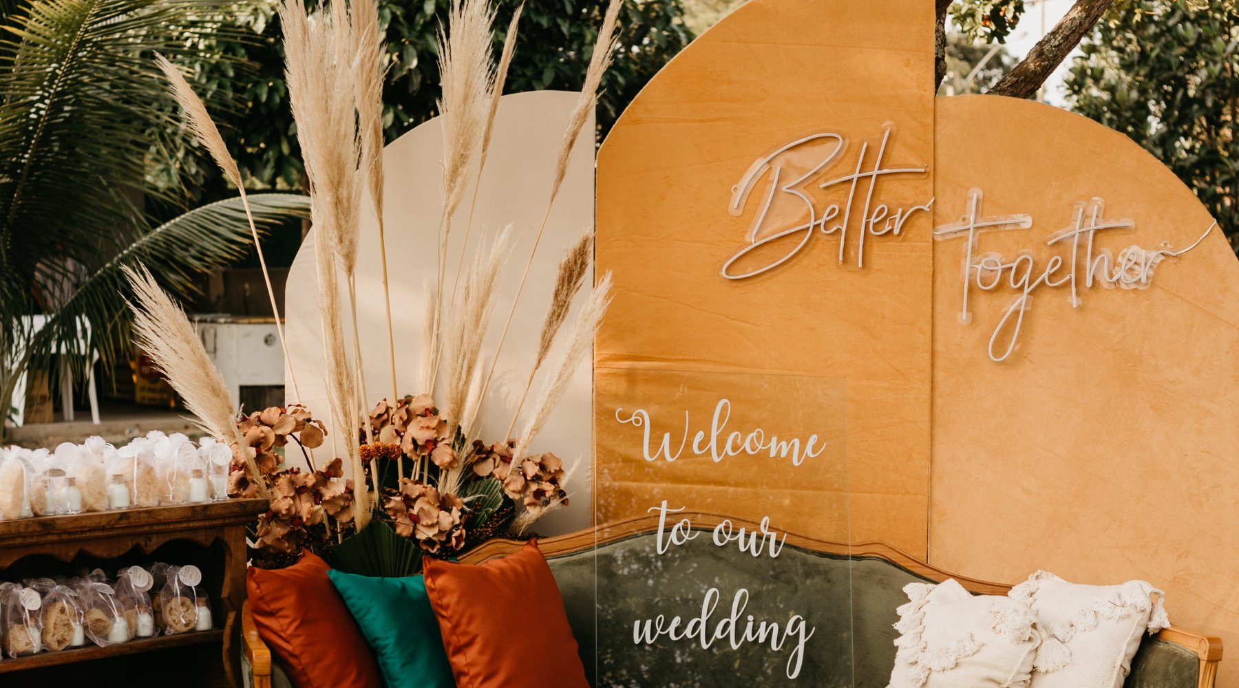 The History of Neon Signs in Weddings